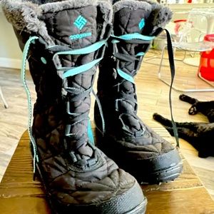 Black Columbia Unisex Girls Minx Mid III Snow Boot Waterproof Warm Youth Size 5